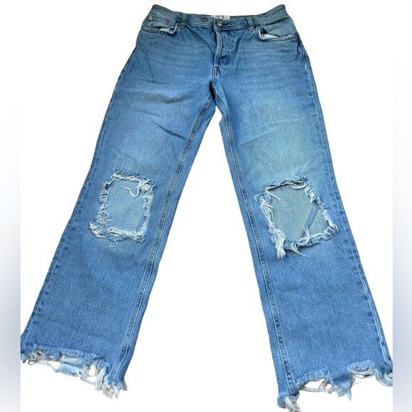 We The Free Distressed Lightwash Crop Jeans - Picture 2 of 6